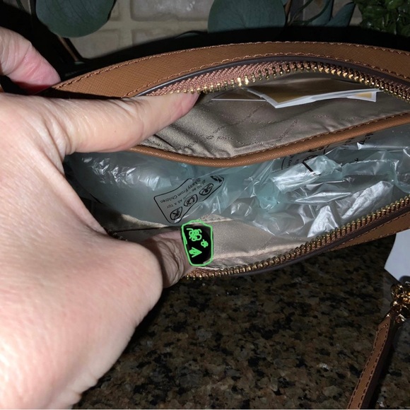 Michael Kors Crossbody - Picture 10 of 14